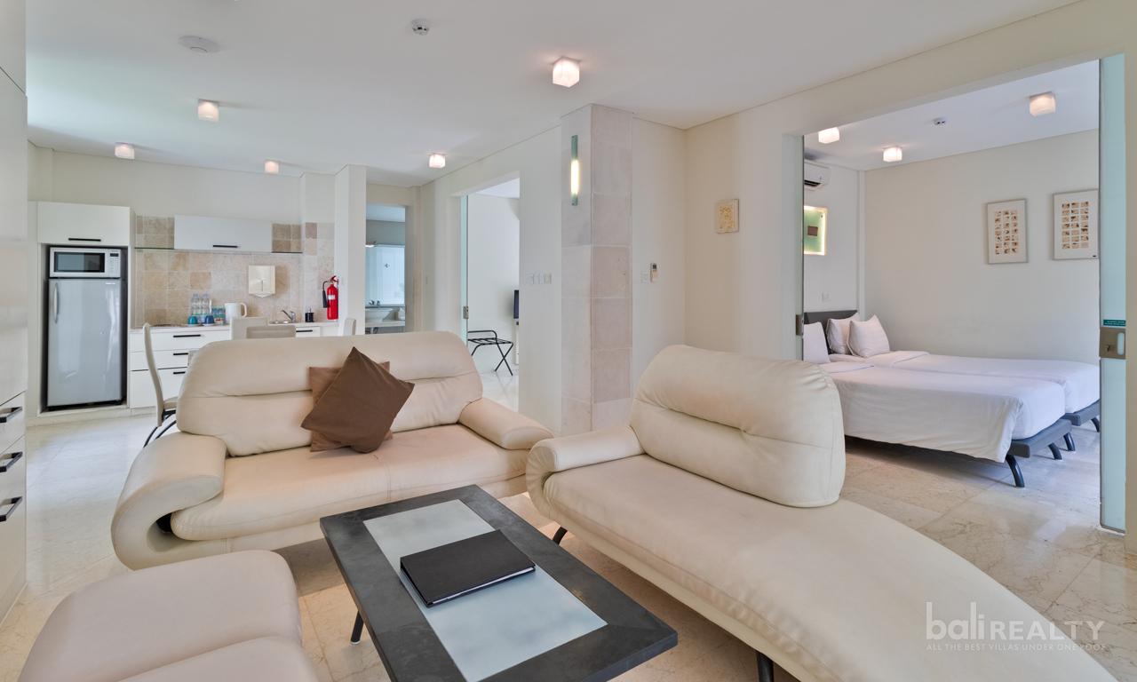 Rare Opportunity: Beachfront Two-Bedroom Apartment in Legian with 99-Year Lease — photo 5