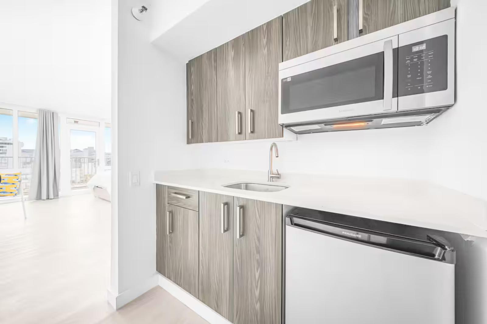 Fully Remodeled Studio for Sale at ESJ Tower | Isla Verde, Puerto Rico — photo 5