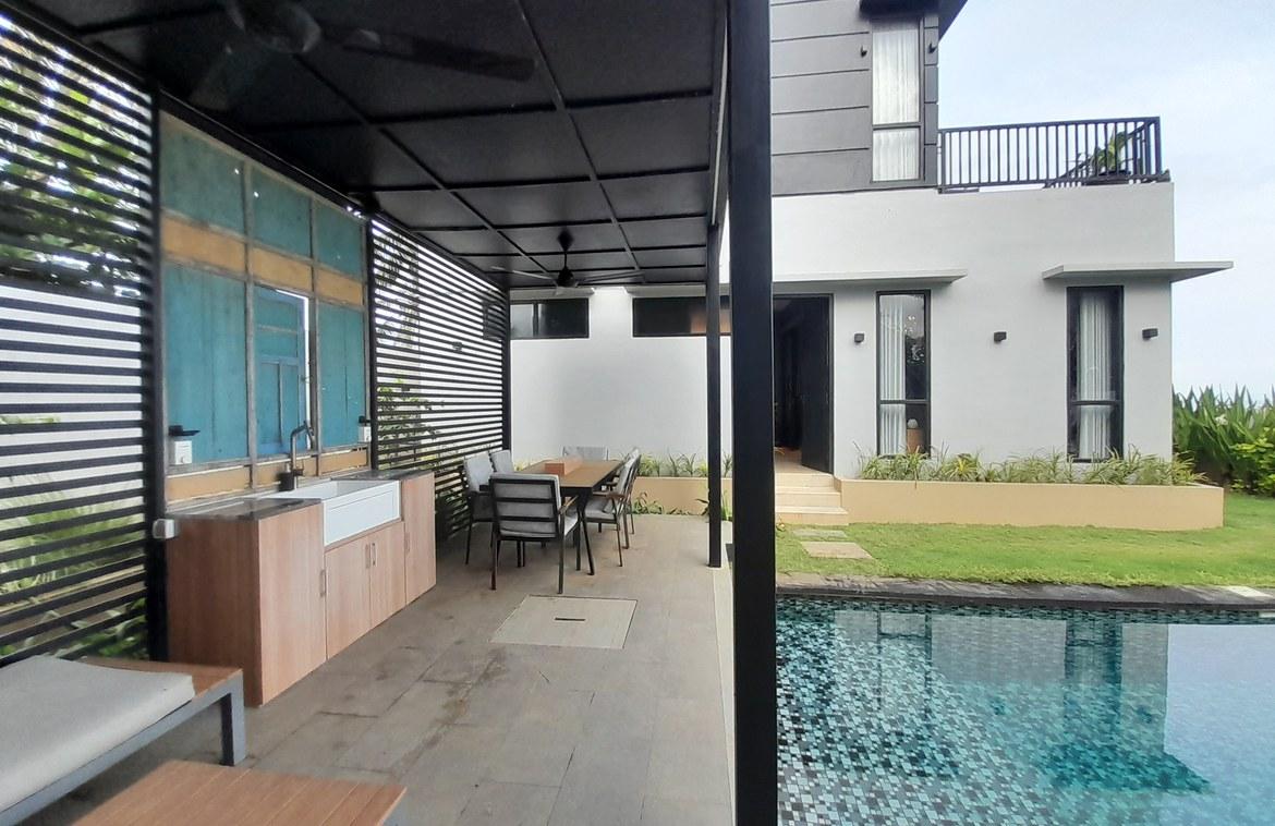 Absolute Beachfront Freehold Villa with Ocean Views in Saba — photo 4