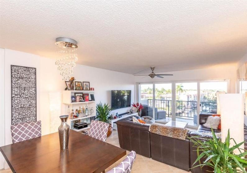 Waterford Point 1BR Canal View Condo — photo 3