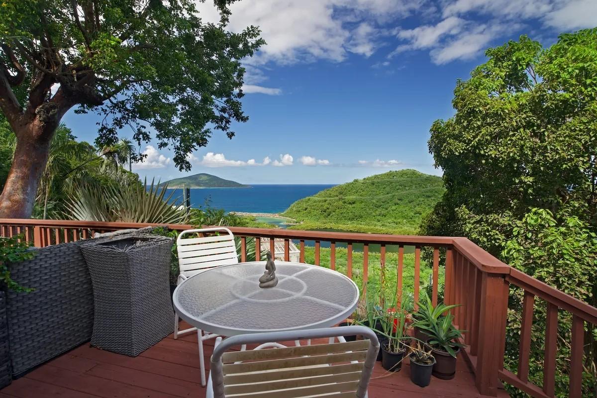 Charming Bungalow with Ocean View — photo 3