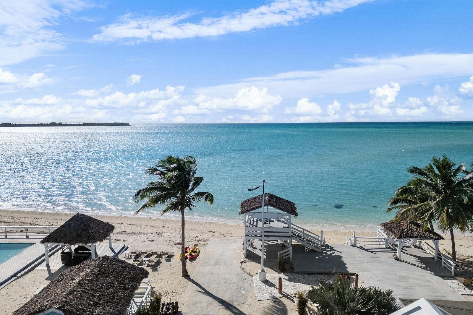 10 bedroom Residence for sale — COCONUT BEACHFRONT ESTATE in Abaco Islands, The Bahamas — photo 5