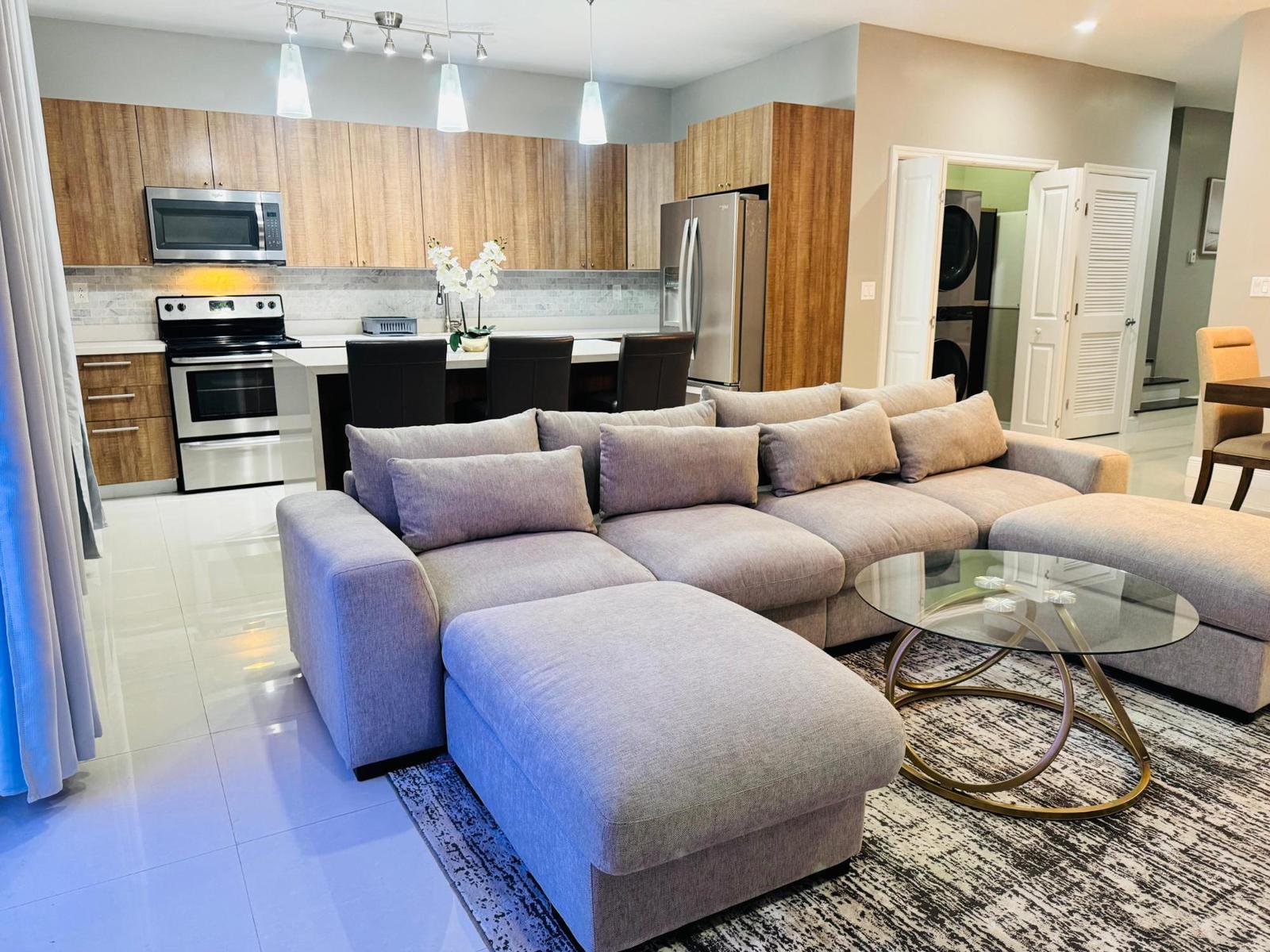 3 bedroom Apartment for rent in VENETIAN WEST, Nassau — photo 3