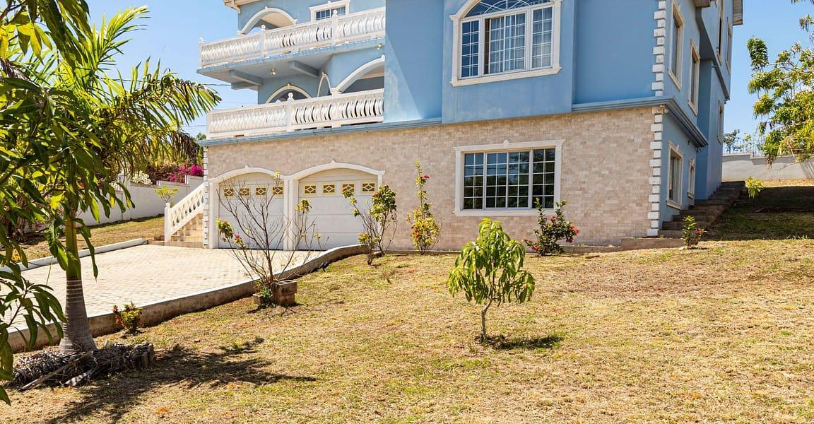 7 Bedroom House for Sale, Junction, Saint Elizabeth, Jamaica — photo 2