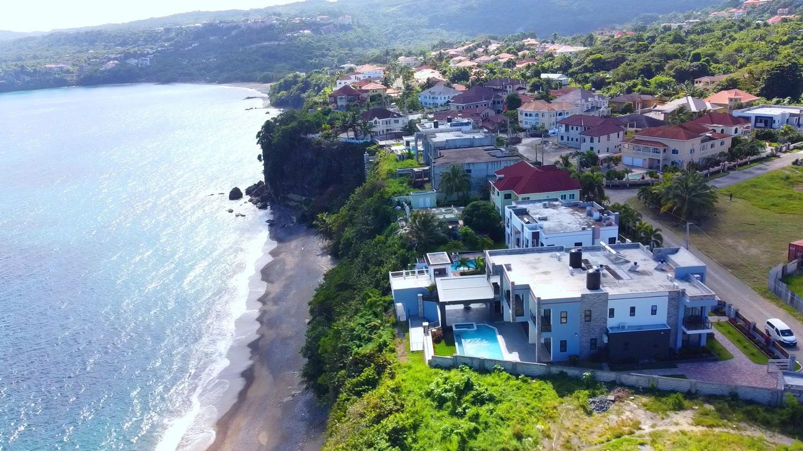 6 Bedroom Luxury Beachfront Villa for Sale — photo 2