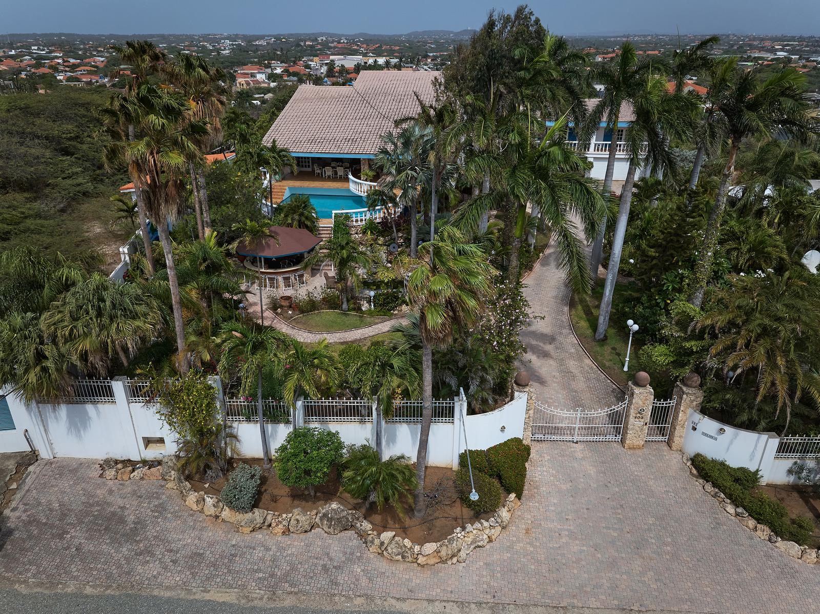 7 Bedroom Luxury Home for Sale, Boegoeroei, Noord, Aruba — photo 2