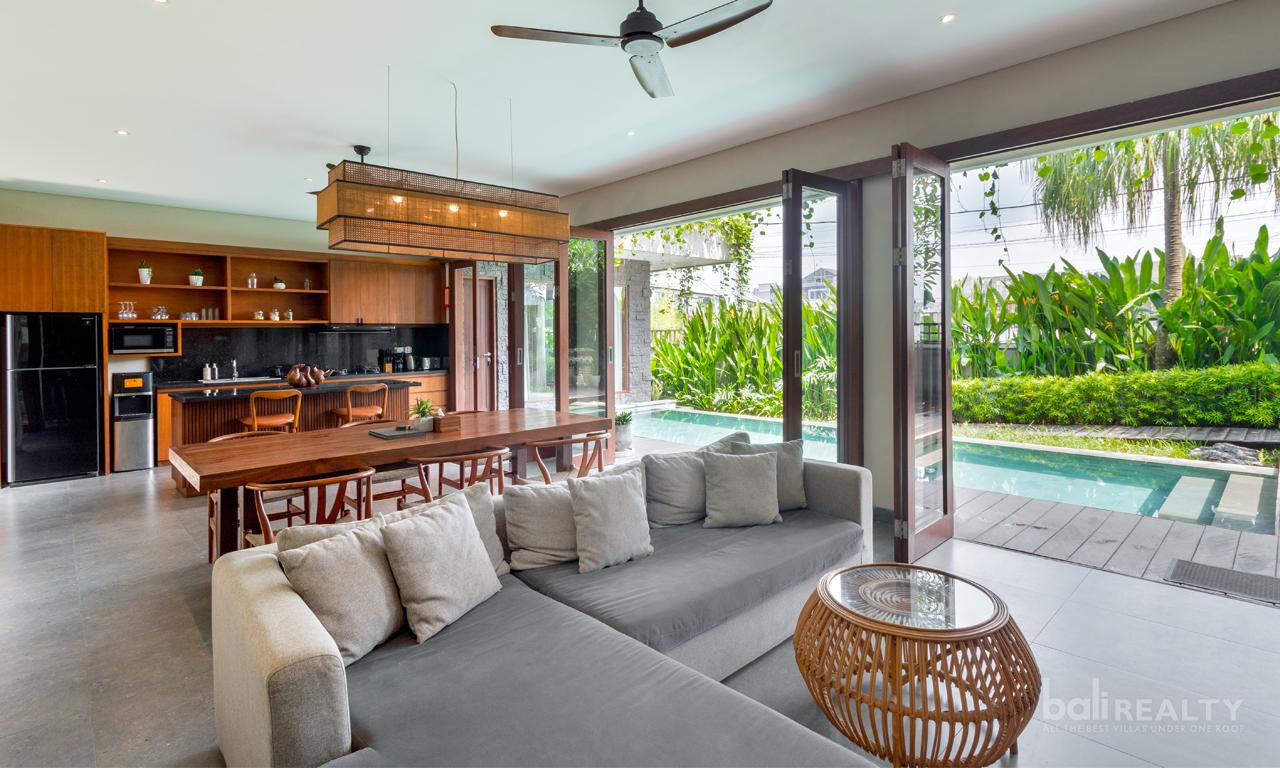 Freehold 5 Bedroom Villa With Two Adjoining Units in Prime Batu Bolong - Canggu! — photo 5