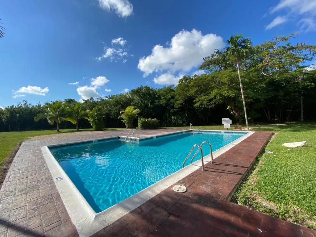 1-bedroom apartment in Grand Bahama, turnkey unit — photo 1