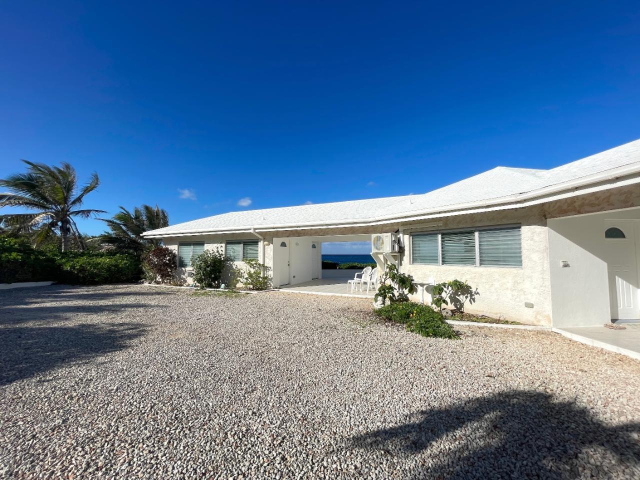 3 bedroom Residence for sale — 3/3 OCEANFRONT HOME in Long Island, The Bahamas — photo 3