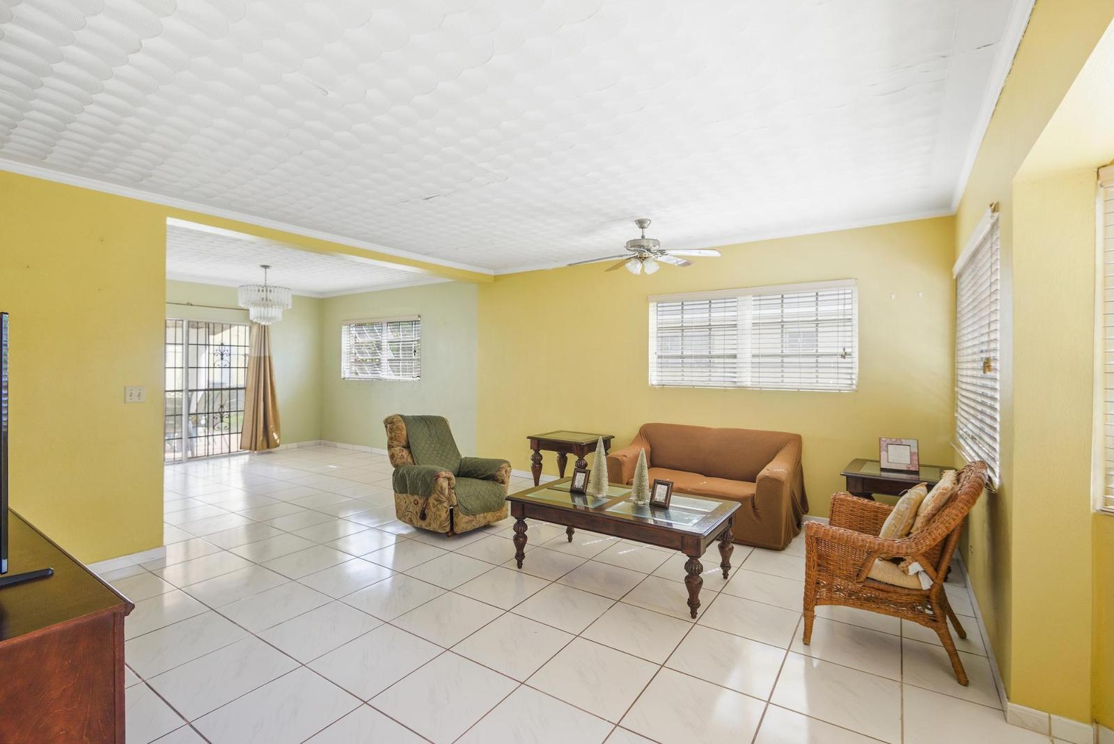 6 bedroom Apartment for sale — COLLIE BLUFF LANE in Nassau / New Providence, The Bahamas — photo 3
