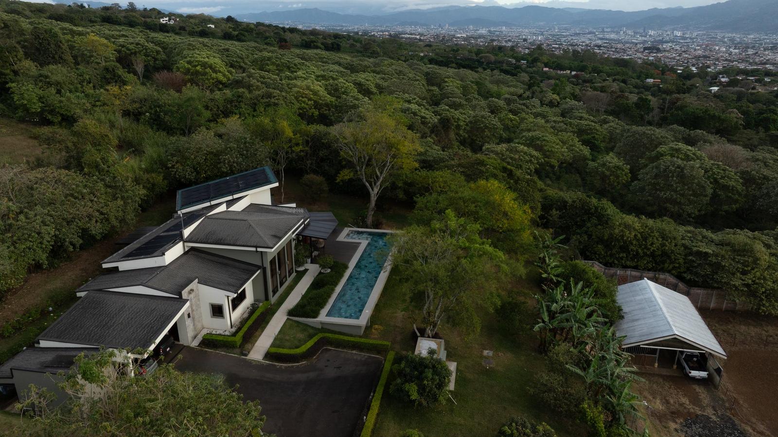 3 Bedroom Mountain Estate for Sale in Barva de Heredia, Heredia, Costa Rica — photo 3