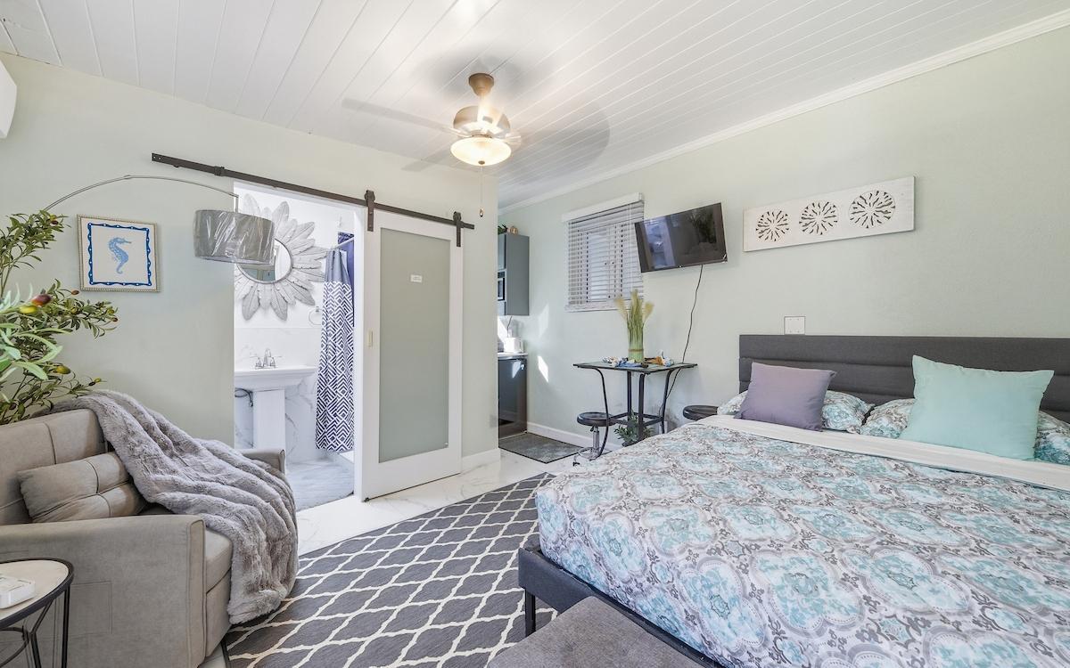 GROVE WEST RENTAL — photo 1