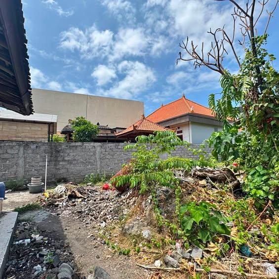Studio house in Denpasar — photo 1