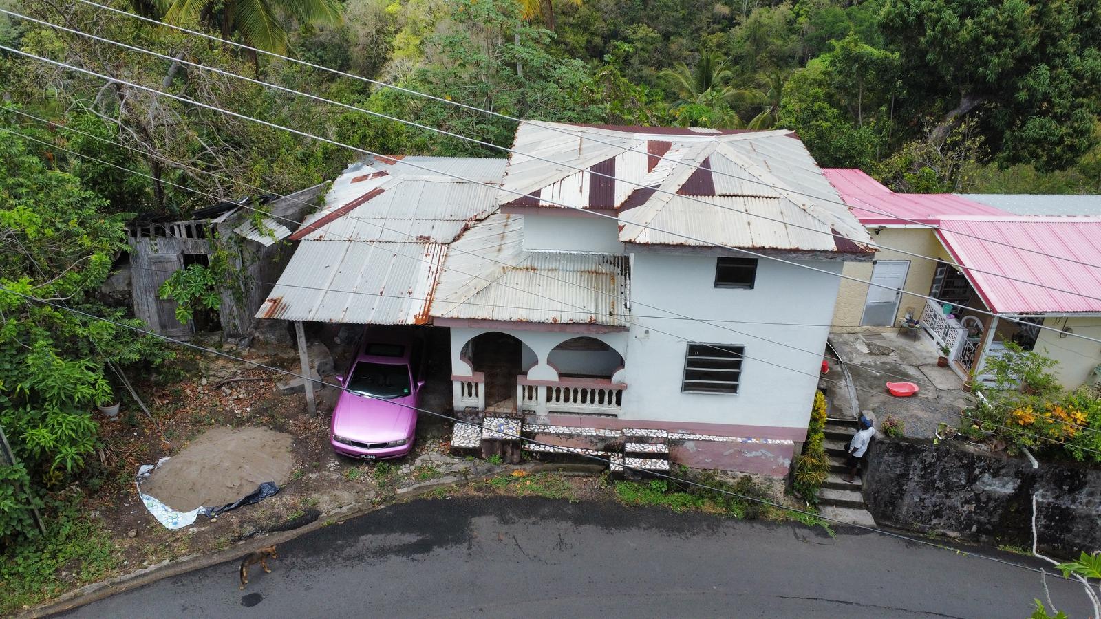 Fixer-Upper with Potential in Laborie — photo 4