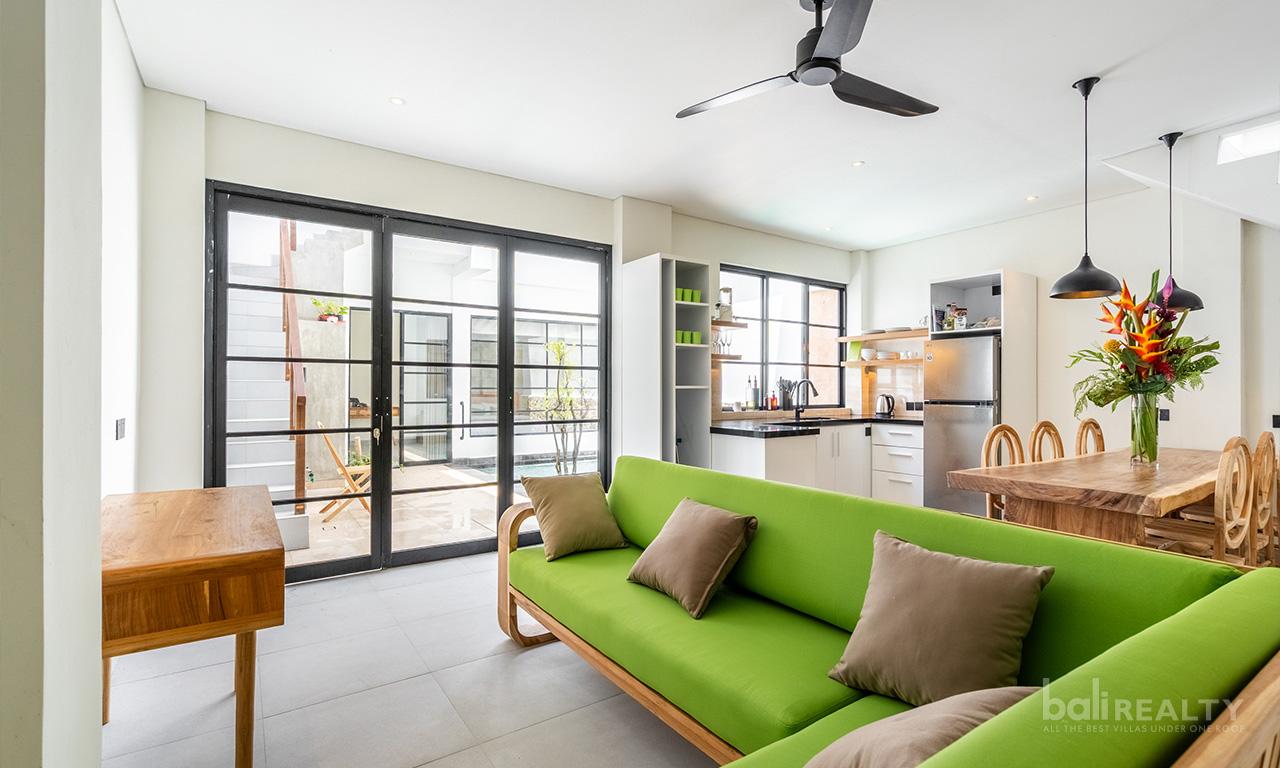 Tropical Three-Bedroom Villa with Rooftop Terrace in Legian’s Tourism Hub, Steps to the Beach – 2864 — photo 4