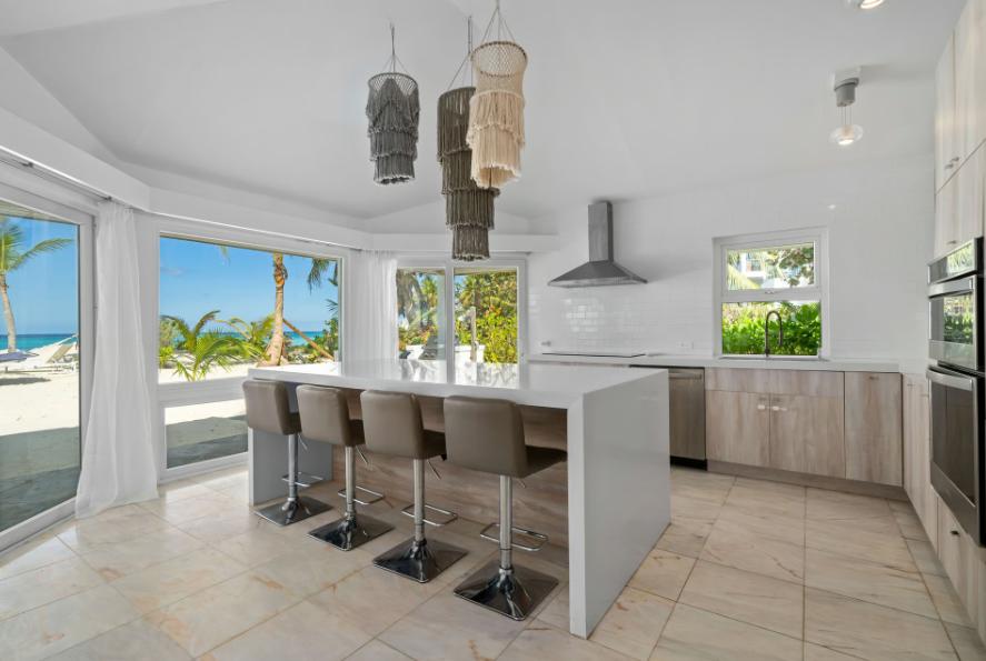 Love Beach 5BR Beachfront Bliss — photo 5