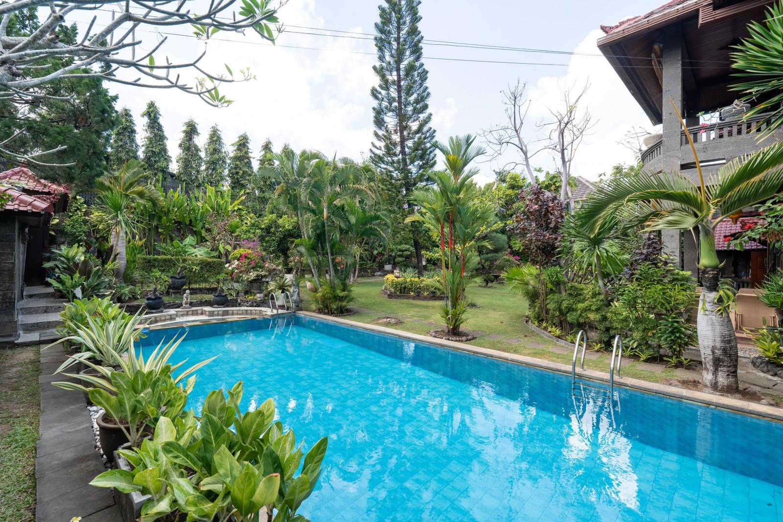 6-bedroom villa in Kerobokan, freehold traditional wooden art villa — photo 3