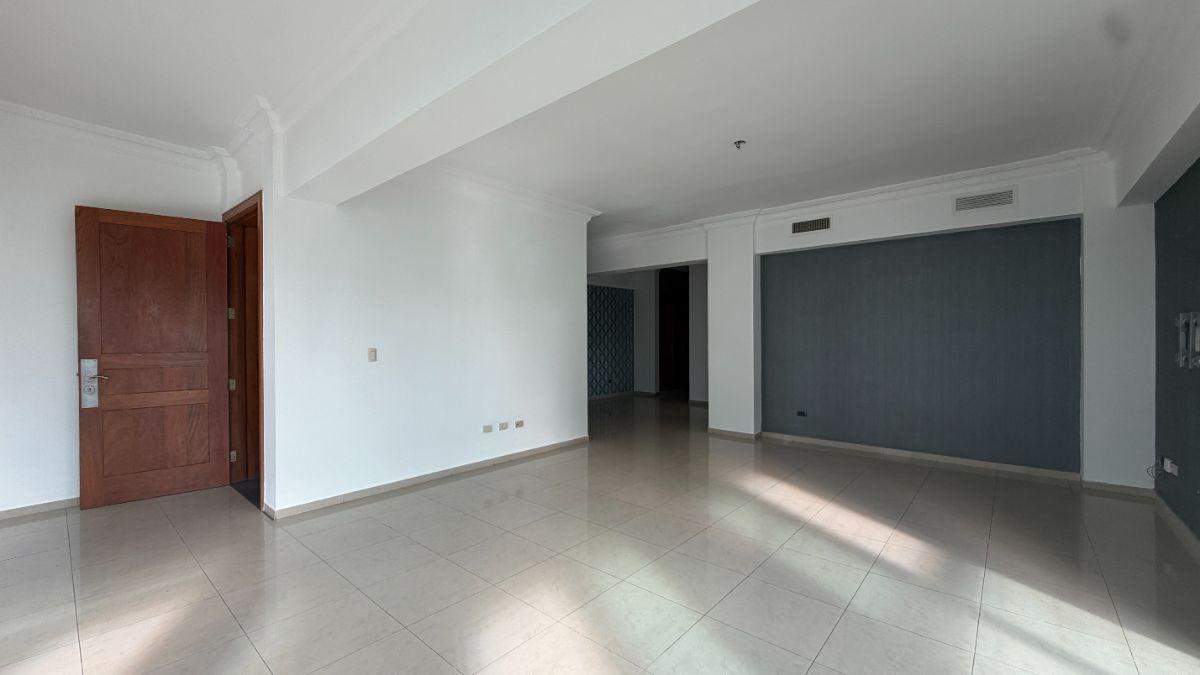 3-bedroom apartment in Evaristo Morales, Santo Domingo — photo 5