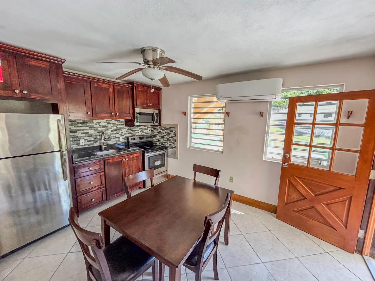 282/apt 1 Hermon Hill Co — photo 2