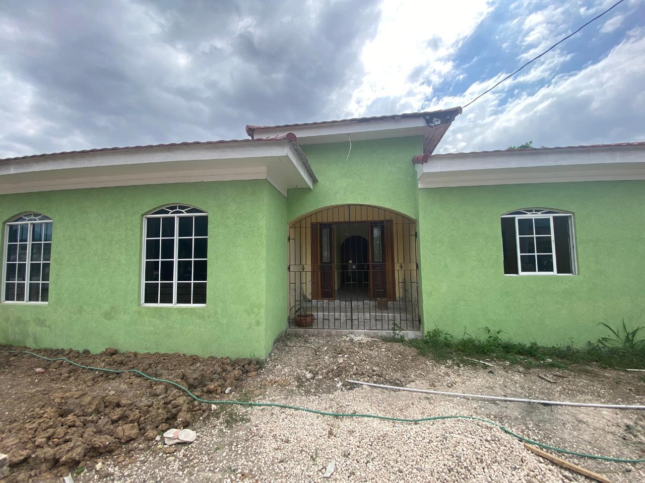 LEAMINGTON DRIVE St. Catherine Spanish Town — photo 2