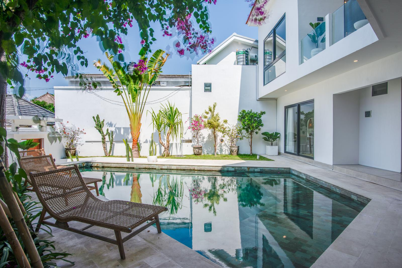 Modern 3-Bedroom Villa for Sale Near Seseh Beach — photo 1