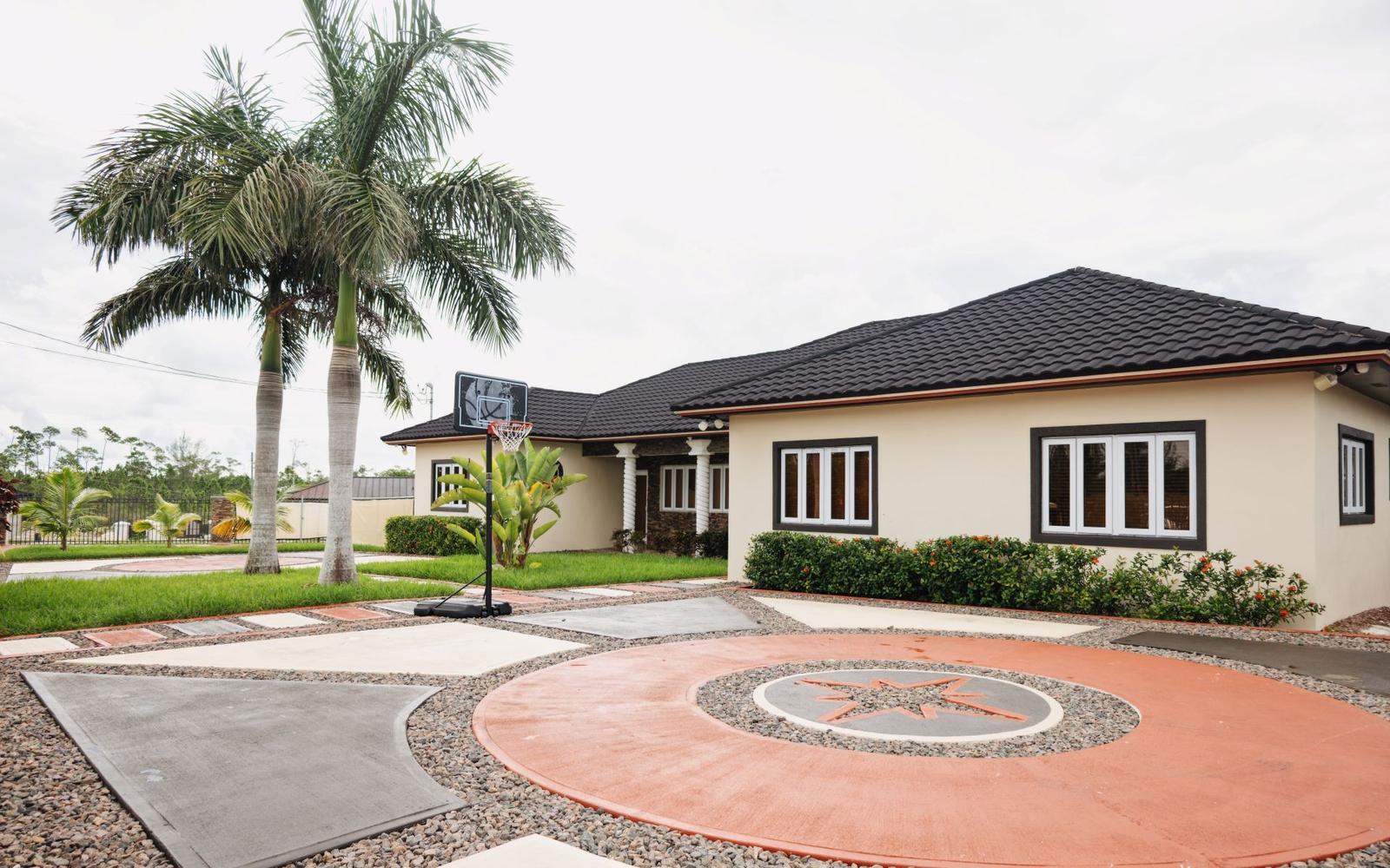 5-bedroom condominium in Langton Circle, Lincoln Green, Grand Bahama, Bahamas — photo 3