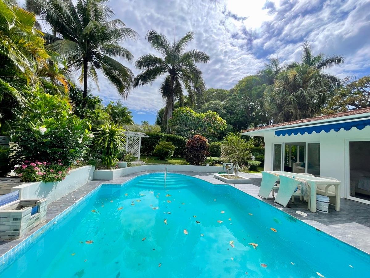 Charming Tropical Villa in a Peaceful Gated Community - Living Surrounded by Nature — photo 3