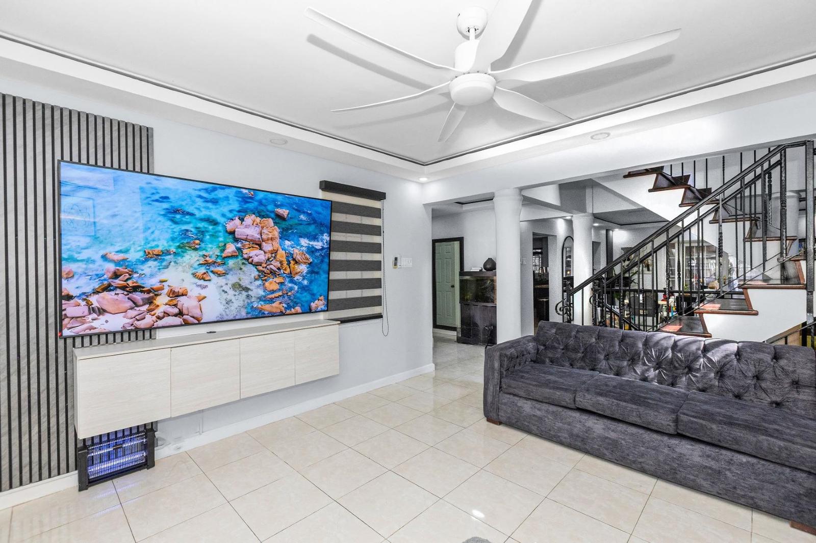 6 Bedroom Townhouse for Sale, Norbrook Views, St Andrew, Jamaica — photo 2