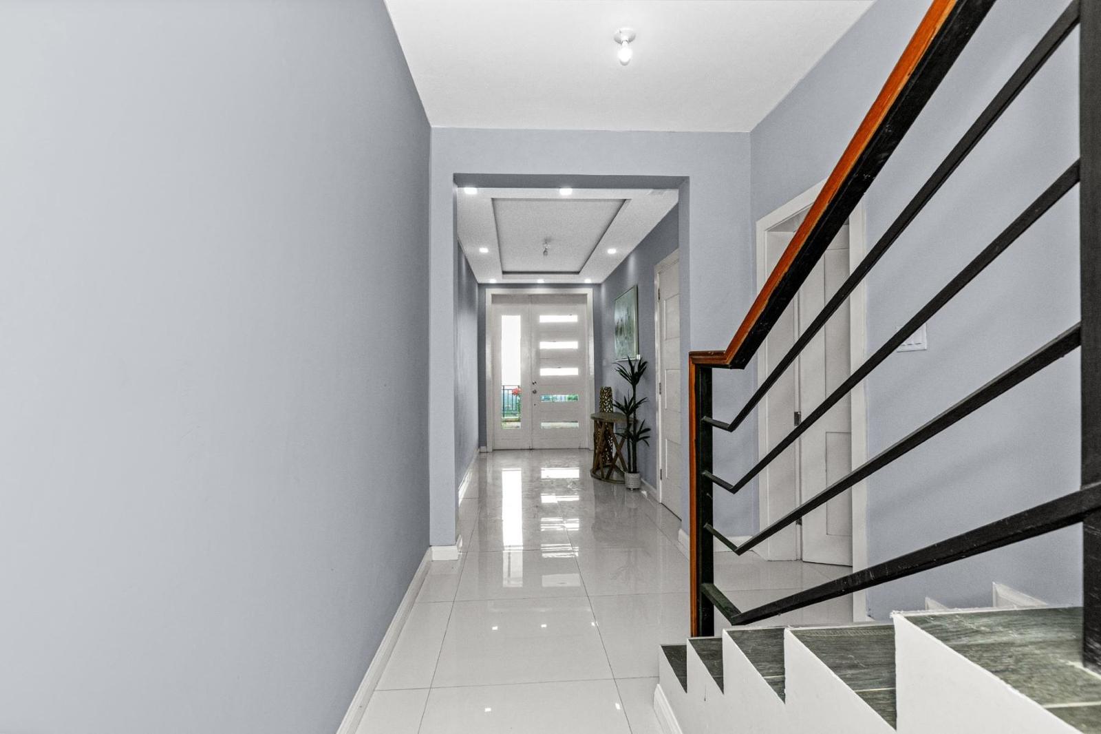 5-bedroom townhouse in Norbrook, Kingston 8, Jamaica — photo 4