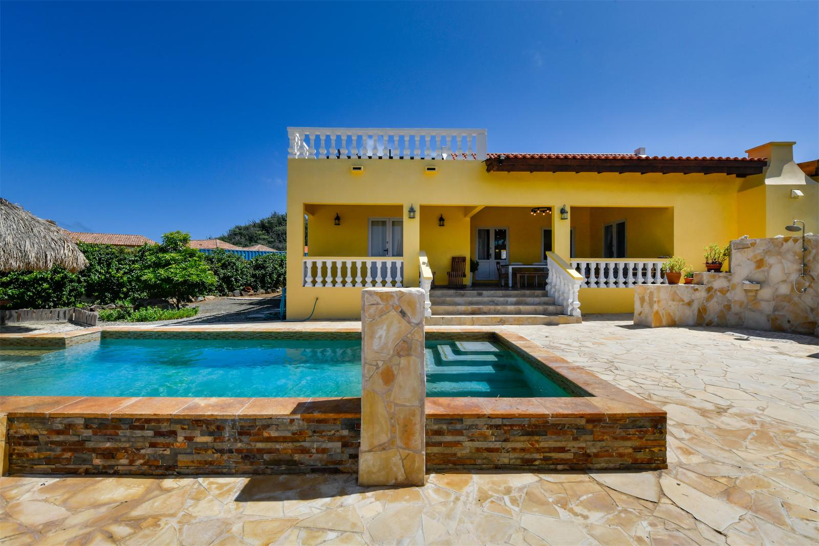 4 Bedroom Single Family Home for Sale in Aruba — photo 2