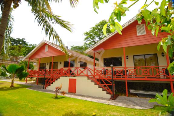 Beachfront Boutique Hotel for Sale, Lower Bay, Bequia — photo 1