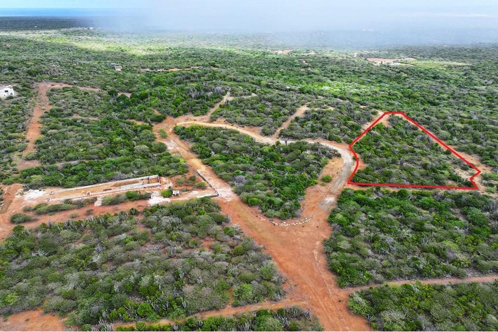 10,215 Sq M of Land for Sale, Nature Villas, Seru Grandi, Bonaire — photo 1