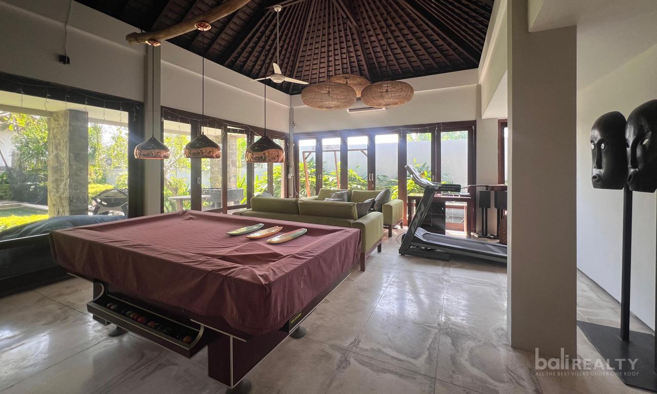 Yearly Rental: Fully Furnished Four-Bedroom Villa in Padonan, Steps from Berawa — photo 4