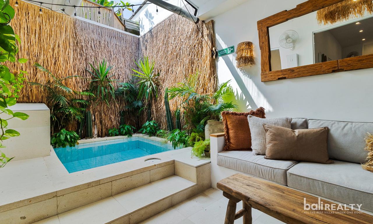 Newly Renovated Two-Bedroom Villa with Long Lease in Prime Canggu — photo 1