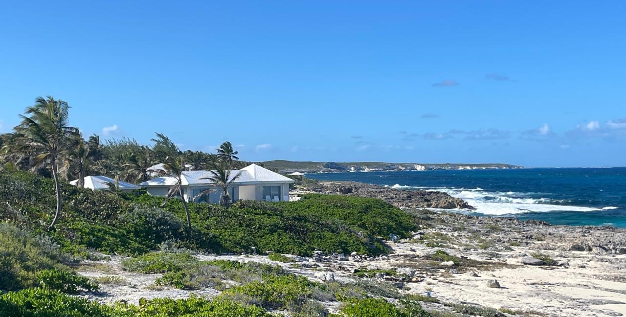 3 bedroom Residence for sale — 3/3 OCEANFRONT HOME in Long Island, The Bahamas — photo 2