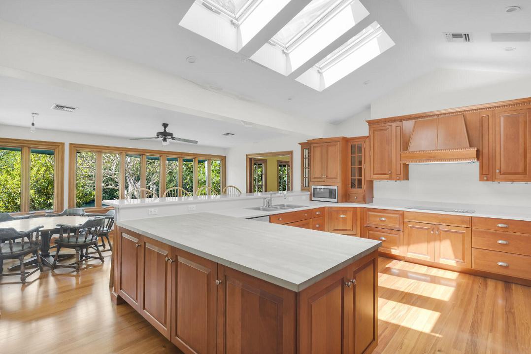 5 bedroom property for sale — photo 5