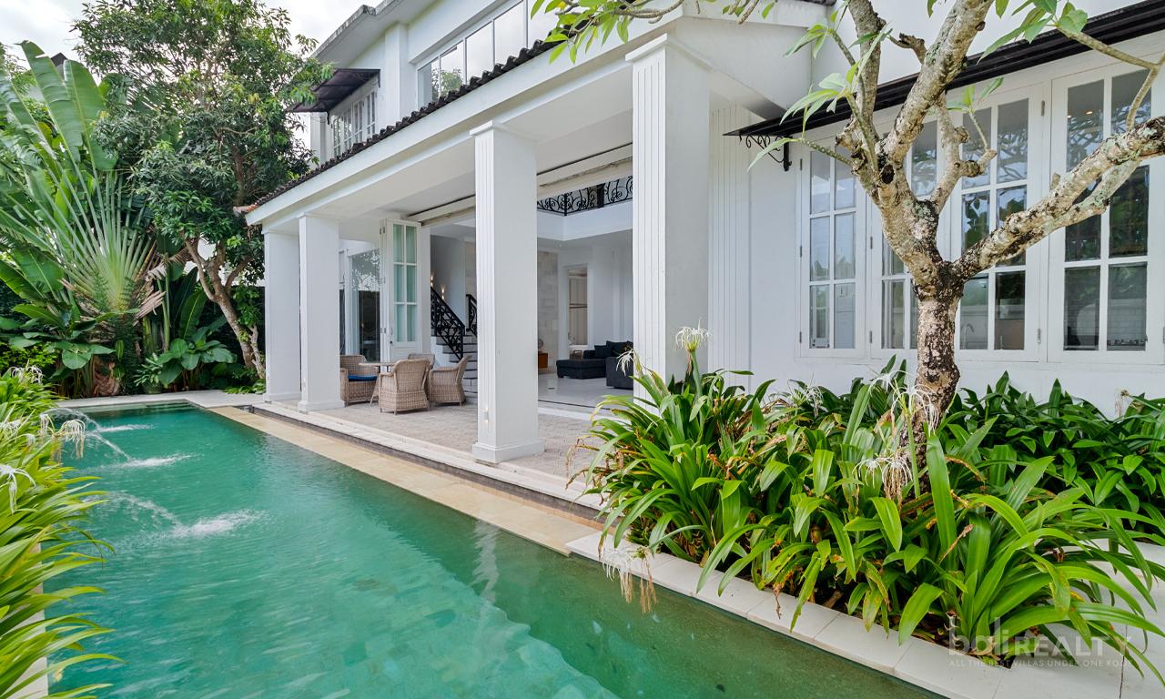 Four-Bedroom Family Villa in Berawa, Short Drive to the Beach — photo 3