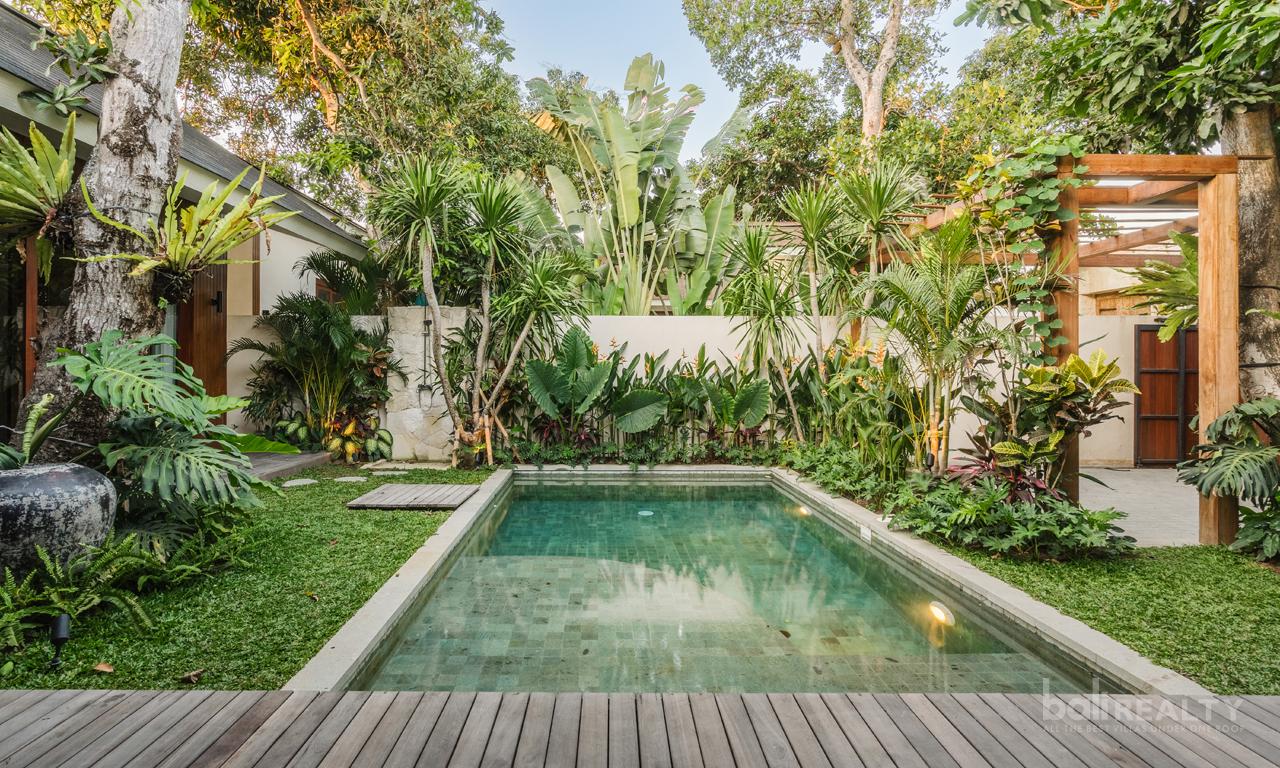 Tropical Three-Bedroom Villa with Long Lease in Sanur Beachside - 2742 — photo 5