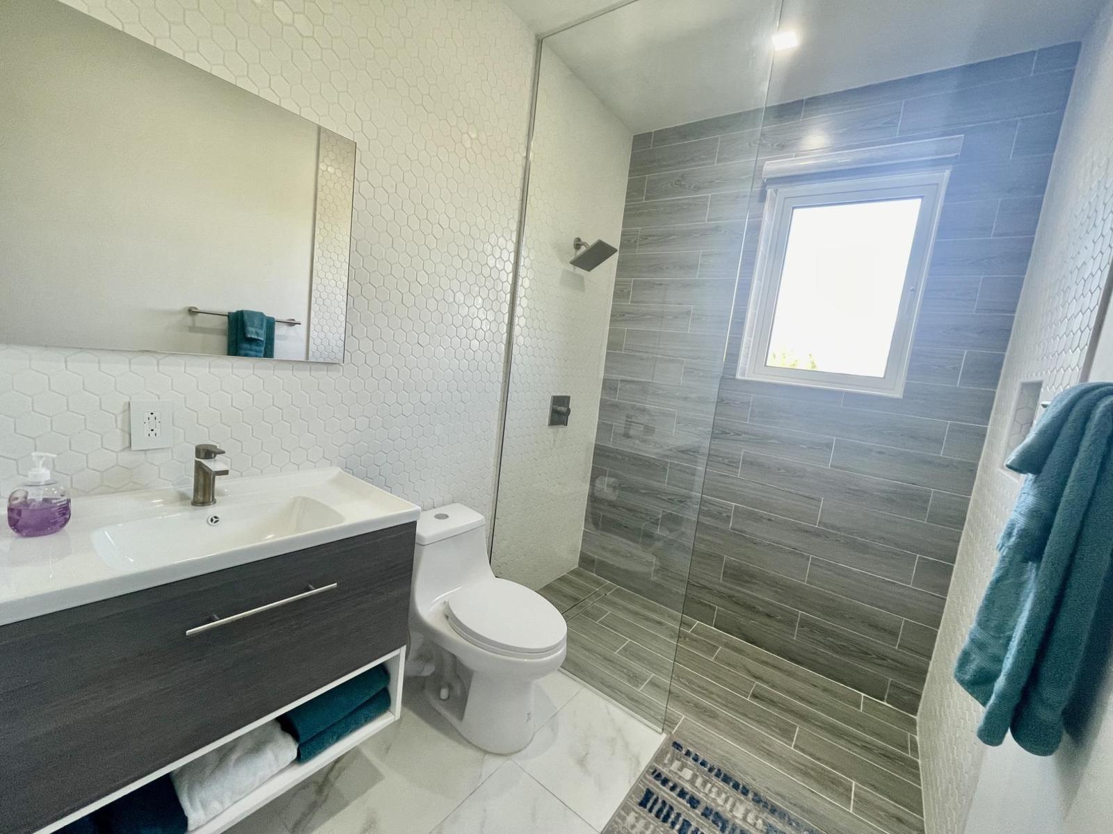 1 Bedroom Apartment for Sale - 9 West Bay Street, Nassau — photo 5