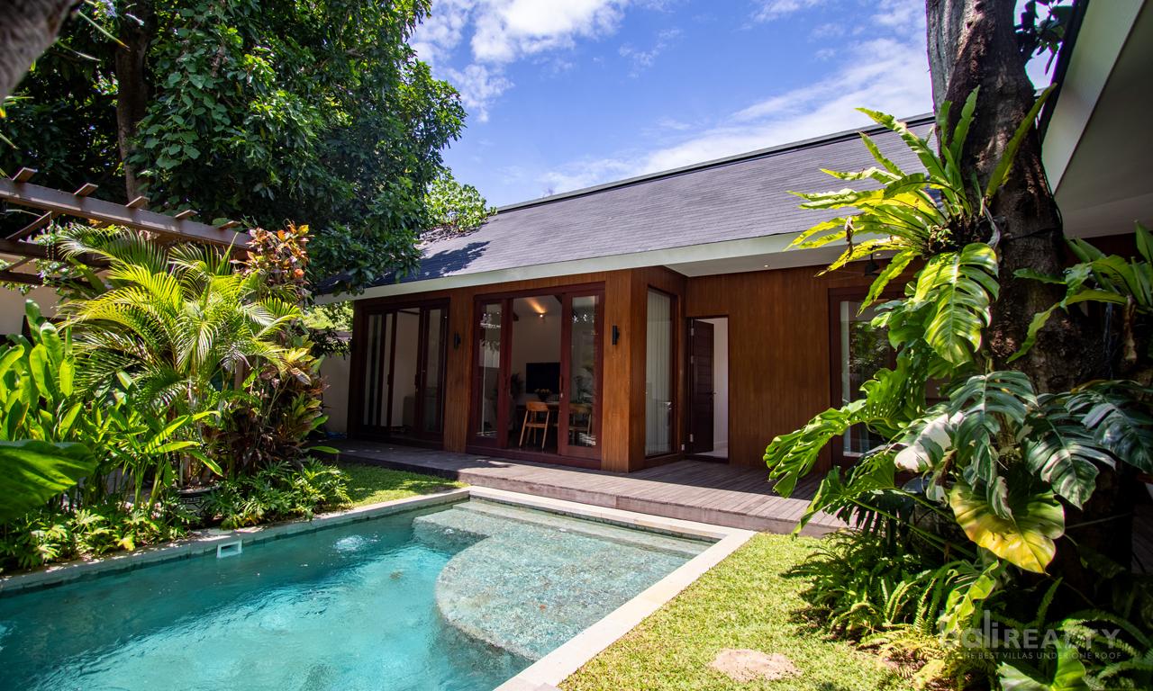 Tropical Three-Bedroom Villa with Long Lease in Sanur Beachside - 2742 — photo 3