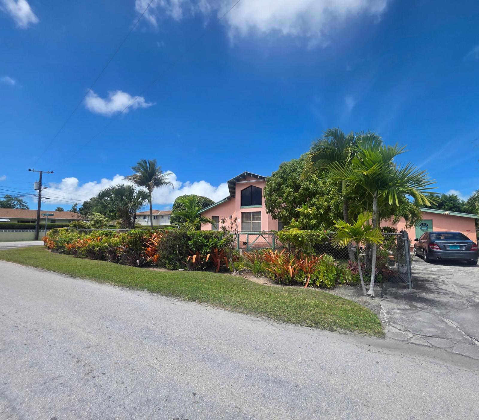 3 bedroom Residence for sale — PETER AVENUE & STEPHENS C — photo 3