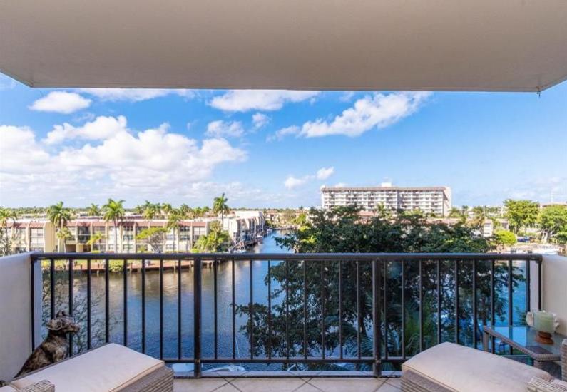 Waterford Point 1BR Canal View Condo — photo 2